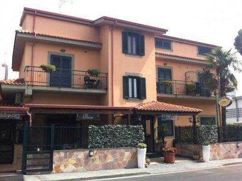 Hotel Dei Tartari Guidonia Exterior foto